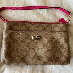 Women’s Coach purse - valuables bag, great condition, smoke free home.